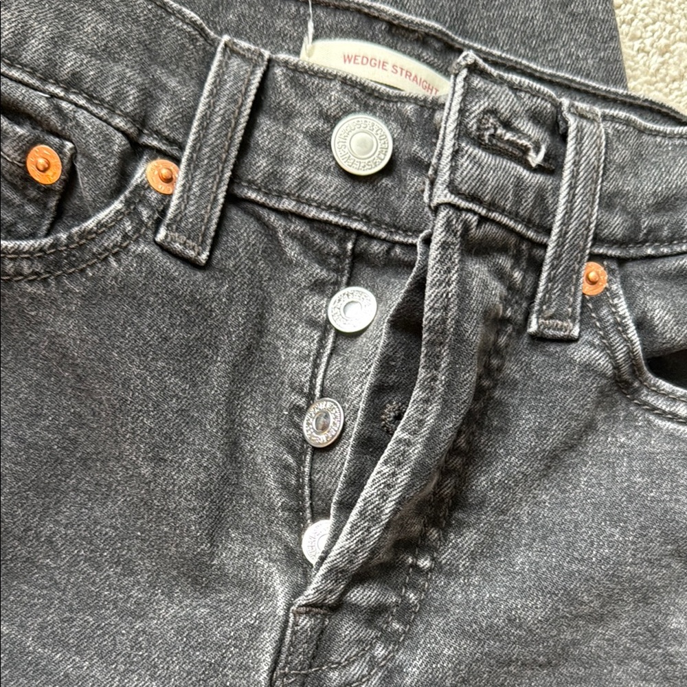 WOMENS LEVI WEDGIE STRAIGHT LEG JEANS NEVER WORN - Picture 5 of 6